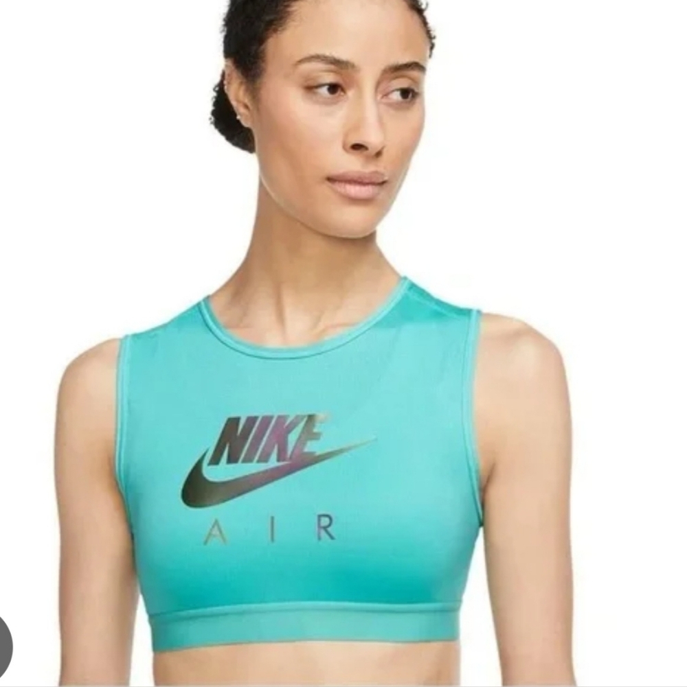 Nike Air Crop Tank Top Size Medium Sleeveless Scoop Neck Yoga Performance Sporty